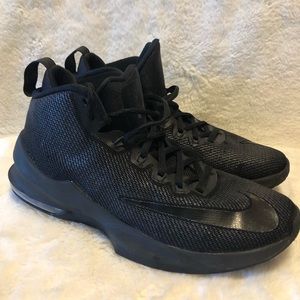 Men’s Nike Airmax Shoes in Size 8.5. All Black